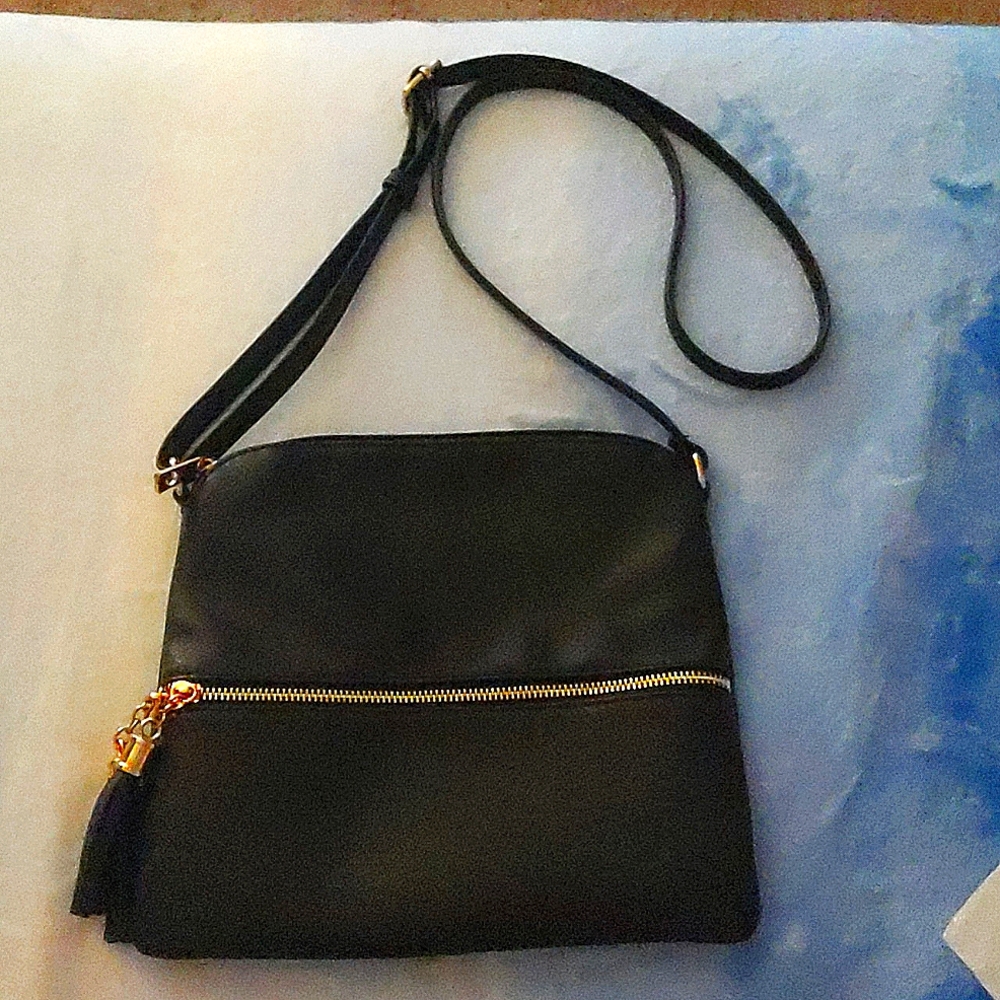 Black crossbody purse
